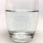 Wasserglas mit BIAS Energiesymbol